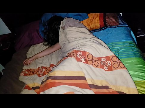❤️ Ögey oğul gənc ögey anası yatarkən onu təhqir edir. ☑ Porno vk bizdə ﹏